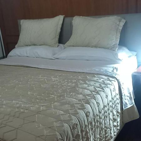 Ezeiza Bed And Breakfast Екстериор снимка